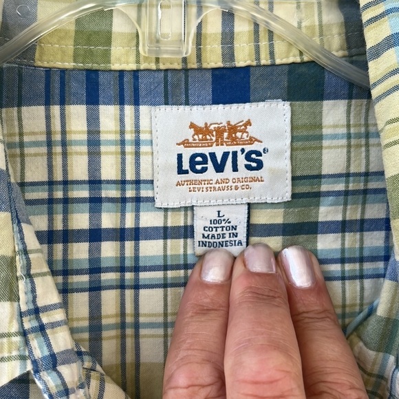 Men’s Levi’s button up shirt, 100% cotton - Picture 3 of 5